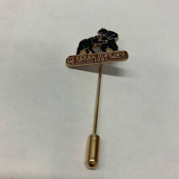 Lions Club Penna Dist 14-J 1981 Gold Tone Bear Pin - Picture 1 of 4